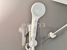 スイッチ付シャワーヘッド　【板橋区赤塚７丁目】浴室のシャワーは手元で止水ができるスイッチ付シャワーヘッドにより、さらに節水効果がアップします。