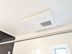浴室乾燥機　【板橋区赤塚７丁目】雨の日の強い味方！浴室換気乾燥機付きユニットバスで洗濯物が乾かせます。