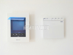 1号棟　TVモニター付インターホン　【日野市三沢５丁目】不在時の訪問者が一目でわかる、録画機能付きTVモニターホン