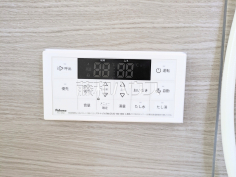 給湯機　【府中市日新町５丁目】追焚き機能付きなので、生活時間の違う家族に便利です。