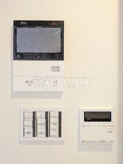 TVモニター付きインターホン　【ルネファンタグラーレ府中是政】訪問者がわかるTVモニター付インターホンは、お子様のお留守番にも活躍するかも？！