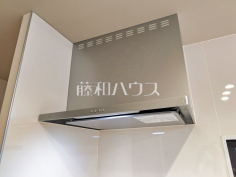 レンジフード　【東村山市青葉町２丁目】お手入れのしやすいレンジフードは見た目もスッキリしていて、料理時の油煙やニオイを効率的に外に出せます。
