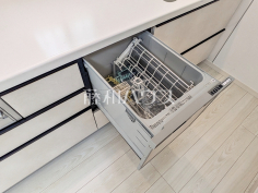 1号棟　食器洗浄乾燥機　【杉並区阿佐谷南２丁目】 後片付けの手間を削減し、趣味の時間や家族との時間を増やせる食器洗い乾燥機を標準装備 