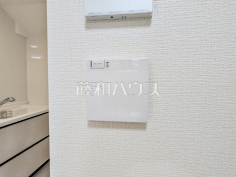 1号棟　床暖房リモコン　【杉並区阿佐谷南２丁目】リビングに床暖房があるので足元ぽかぽか、家族の集まる空間を暖めます。