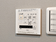 浴室乾燥機リモコン　【シティヴェールふじみ野三番館】浴室換気乾燥機は梅雨の時期等、なかなか乾かない洗濯物を干すのに役立ちます！