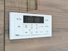 1号棟　給湯スイッチ　【朝霞市三原５丁目】追焚機能付で時間差入浴もOK