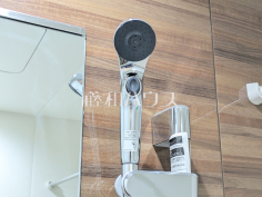 1号棟　スイッチ付シャワーヘッド　【朝霞市三原５丁目】浴室のシャワーは手元で止水ができるスイッチ付シャワーヘッドにより、さらに節水効果がアップします。