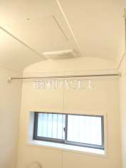 浴室換気乾燥暖房機　【狛江市東野川４丁目】浴室換気乾燥機は梅雨の時期等、なかなか乾かない洗濯物を干すのに役立ちます！