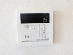 給湯機　【コープ野村府中武蔵野台1号棟】追焚き機能付きなので、生活時間の違う家族に便利です。
