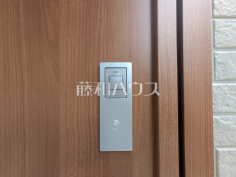 スマートキースマートキーは、手軽に使えるだけでなく、合鍵を作りづらいので防犯性が高いです。