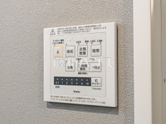浴室乾燥機リモコン　【ライオンズマンション朝霞根岸台第3】雨の日でも洗濯物が乾かせる浴室換気乾燥機。換気・乾燥・暖房・涼風機能と1台多役の優れものです！