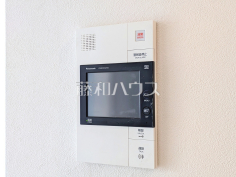 TVモニター付インターホン　【ライオンズマンション朝霞根岸台第3】訪問者がわかるTVモニター付インターホンは、お子様のお留守番にも活躍するかも？！
