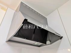 レンジフード　【志木市上宗岡１丁目】お手入れのしやすいレンジフードは見た目もスッキリしていて、料理時の油煙やニオイを効率的に外に出せます。