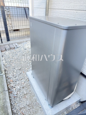 蓄電池搭載　　【府中市日新町３丁目】太陽光発電と組み合わせることで、発電した電気や割安な夜間電力を効率よく蓄え、電気代の削減に貢献します。