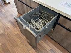 食器洗浄乾燥機　【八王子市上壱分方町】 後片付けの手間を削減し、趣味の時間や家族との時間を増やせる食器洗い乾燥機を標準装備 