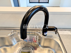 浄水器一体型水栓　【杉並区下井草２丁目】 いつでもおいしいお水が飲める浄水器一体型水栓も完備 
