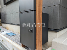 宅配ボックス　【杉並区下井草２丁目】荷物の受け取り時間を気にせず外出できる宅配ボックス付き！