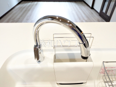 浄水器一体型水栓　【中野区弥生町４丁目】 いつでもおいしいお水が飲める浄水器一体型水栓も完備 
