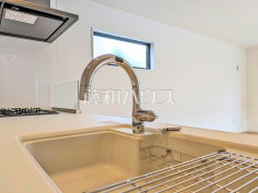 浄水器一体型水栓　【小平市学園東町】 いつでもおいしいお水が飲める浄水器一体型水栓も完備 