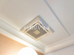 浴室乾燥機(浴室内上部)雨の日の強い味方！浴室換気乾燥機付きユニットバスで洗濯物が乾かせます