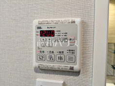 浴室乾燥機リモコン　【西東京市富士町2丁目　ユアコート東伏見弐番館】浴室換気乾燥機は梅雨の時期等、なかなか乾かない洗濯物を干すのに役立ちます！