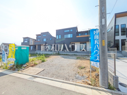 5号地　現地写真　【昭島市緑町２丁目】 整備された街区、近隣に広がる美しい自然たち。空間のみのこだわりだけではなく、ここに暮らす方々にとって素敵な環境や快適な暮らしを実現します。 ／撮影日2025/07/03