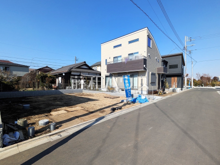 接道状況および現場風景　【三鷹市上連雀６丁目】 周辺環境はもちろん、日当たりや設備仕様など、実際に行ってみないと分からないことも多くございます。ご案内いたしますので、お気軽にお問い合わせください。／撮影日2025/02/01