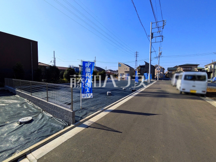接道状況および現場風景　【三鷹市上連雀６丁目】住まいの事なら地元で豊富な実績を誇る、当社へお任せ下さい！　／撮影日2025/02/01