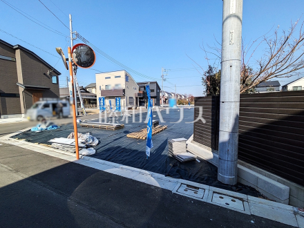 13号地　現地写真　【三鷹市上連雀６丁目】ご家族ぞれぞれの思い出と、どこまでも広がる空を独り占め！暖かな光に包まれ四季折々の風を感じる、幸せの空間がここに。／撮影日2025/02/01