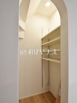 1号棟　パントリー　【東村山市廻田町２丁目】／撮影日2024/09/12