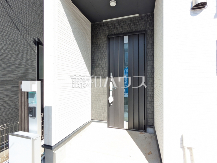2号棟　玄関　【小平市天神町４丁目】／撮影日2024/10/14