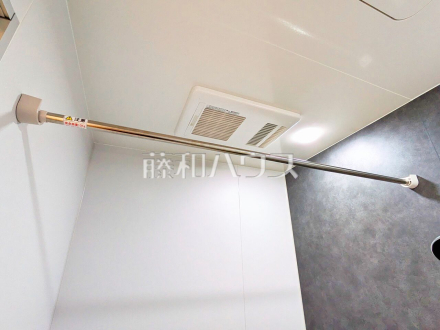 浴室乾燥機(浴室内上部)
　 花粉症の時期は外干しできない！そんなご家庭に便利な浴室換気乾燥機！ ／撮影日2024/12/06