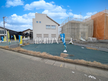 25号地　現地写真　【日野市大字日野】
南側が開けているため、お日様の日差しもサンサンと降り注ぎます。　／撮影日2026/03/06