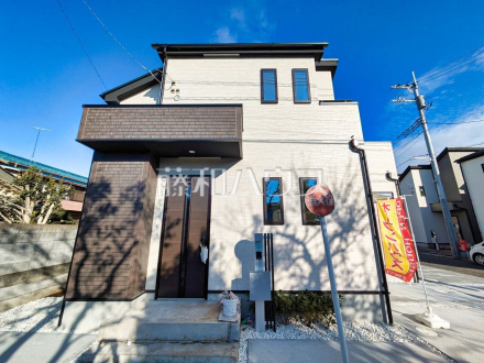 1号棟　外観　【東久留米市中央町５丁目】 見学はしたいけど、なかなか時間が取れない・・・そんな方に出勤前や仕事終わりにマイホームを見学できるサポートをいたします。 ／撮影日2024/11/11