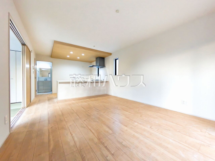 10号棟　リビング　【東久留米市中央町５丁目】／撮影日2024/12/05