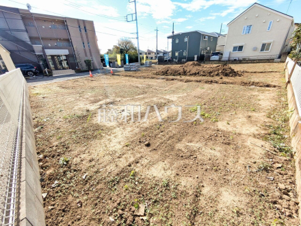 現場風景　【日野市万願寺３丁目】 経験豊かなスタッフが分譲地だけでなく学校、スーパー、公園と周辺環境も合わせてご案内致します／撮影日2024/11/09