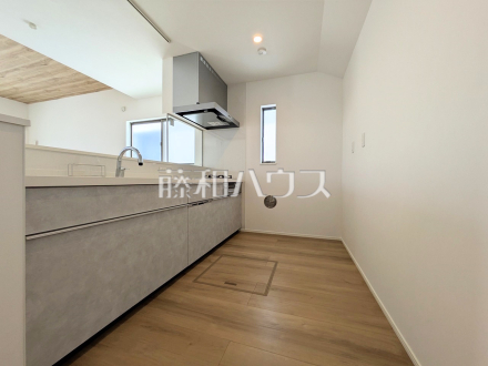 2号棟　キッチン　【三鷹市深大寺２丁目】／撮影日2025/06/06