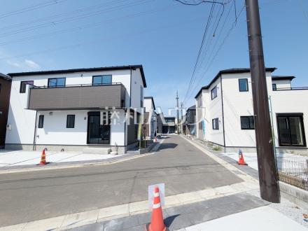 見学はしたいけど、なかなか時間が取れない・・・そんな方に出勤前や仕事終わりにマイホームを見学できるサポートをいたします。 　【富士見市大字水子】／撮影日2025/03/30