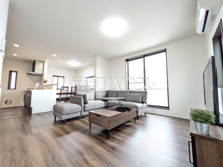 A号棟　リビング　【三鷹市北野３丁目】／撮影日2025/08/22