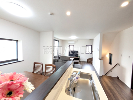 A号棟　リビング　【三鷹市北野３丁目】／撮影日2025/08/22