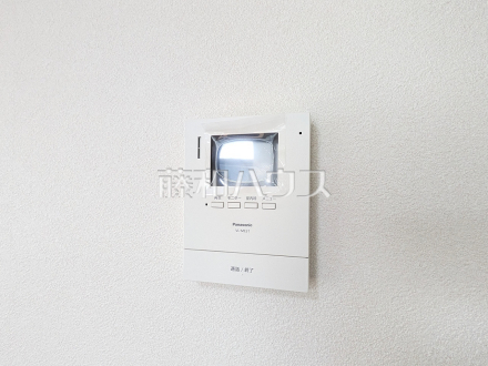 A号棟　TVモニターホン　【三鷹市北野３丁目】　TVモニター付きインターホンのため訪問者がひと目で分かります　／撮影日2025/02/17