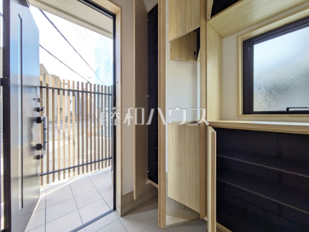 B号棟　玄関収納　【三鷹市北野３丁目】／撮影日2025/01/19