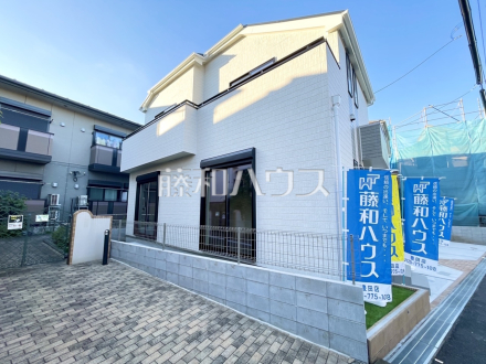 2号棟　外観　【日野市大坂上３丁目】
周囲に高い建物のないエリアのため、空が大きく感じます。　／撮影日2024/10/13