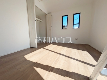 2号棟　居室　【日野市大坂上３丁目】
各居室にはクローゼットを完備し、家具を置くスペースが確保しやすい設計がされております。
／撮影日2024/10/14