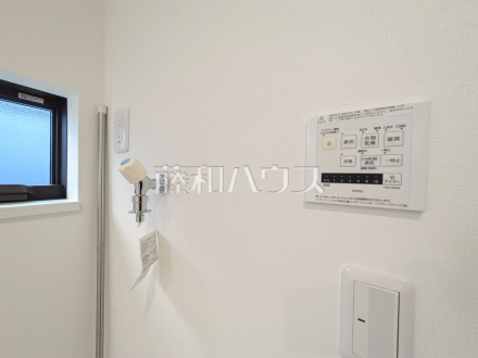 17号棟　浴室換気スイッチ　【昭島市緑町２丁目】　花粉症の時期は外干しできない！そんなご家庭に便利な浴室換気乾燥機！／撮影日2024/11/29