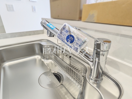 B号棟　一体型浄水器　【三鷹市上連雀６丁目】　いつでもおいしいお水が飲める浄水器一体型水栓も完備 
／撮影日2025/01/06