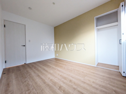 居室　【日野市東豊田４丁目】
全居室南向きで明るく、冬場でも太陽の日差しで室内ぽかぽかです！　／撮影日2025/01/18