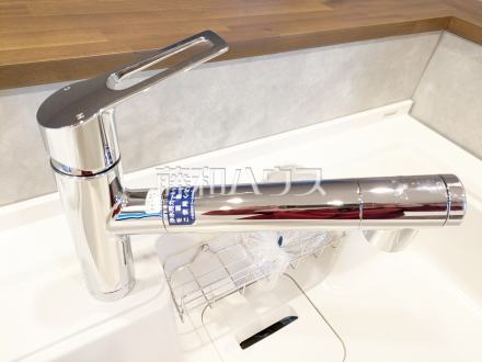 浄水器一体型水栓　【日野市東豊田４丁目】　いつでもおいしいお水が飲める浄水器一体型水栓も完備 
／撮影日2025/01/18