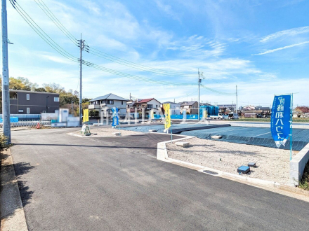 接道状況および現場風景　【立川市西砂町３丁目】 お住まい探しは、家の良し悪しだけでなく周辺環境も重要なポイントです。ぜひ一度お客様の目でご覧ください。 ／撮影日2024/04/13