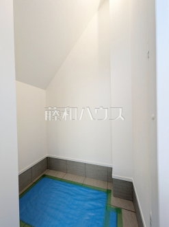 2号棟　シューズクローク　【昭島市緑町２丁目】／撮影日2025/05/23